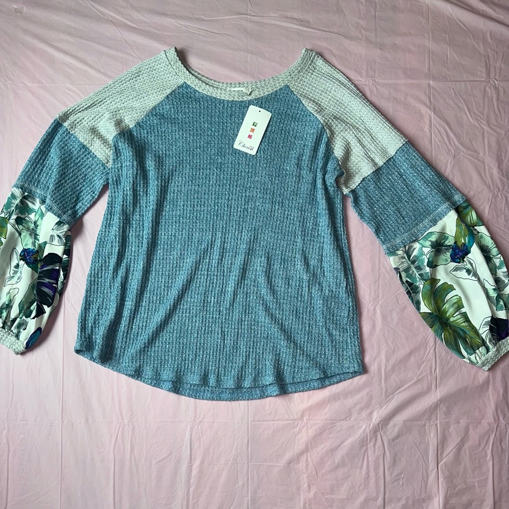CHERISH BLUE TOP WITH FLORAL Silk Sleeves